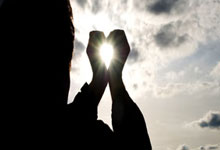 强势输出回应！杜兰特各种中投很高效 打满首节8中6轰下16分.